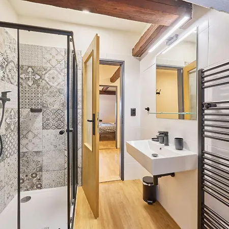 6 By Interhome *