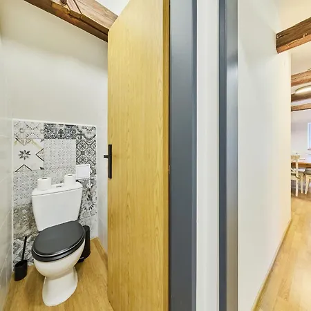6 By Interhome *