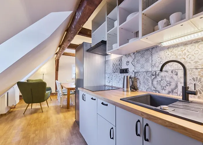 6 By Interhome شقة